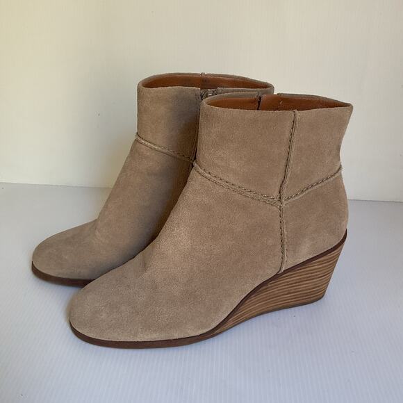 Lucky Brand Suede Ankle Boots Wedge Heel Beige Taupe Women’s Size 7.5M - Picture 2 of 10